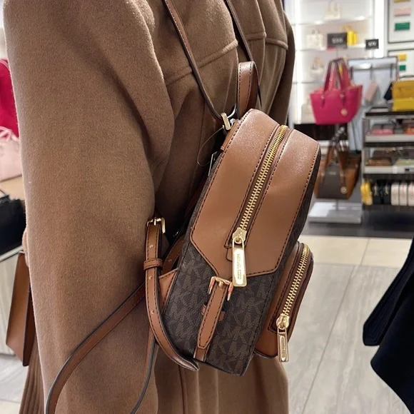 Michael Kors Ladies Backpack Bag Jaycee XS Conv Zip Backpack Brown - Picture 16 of 16